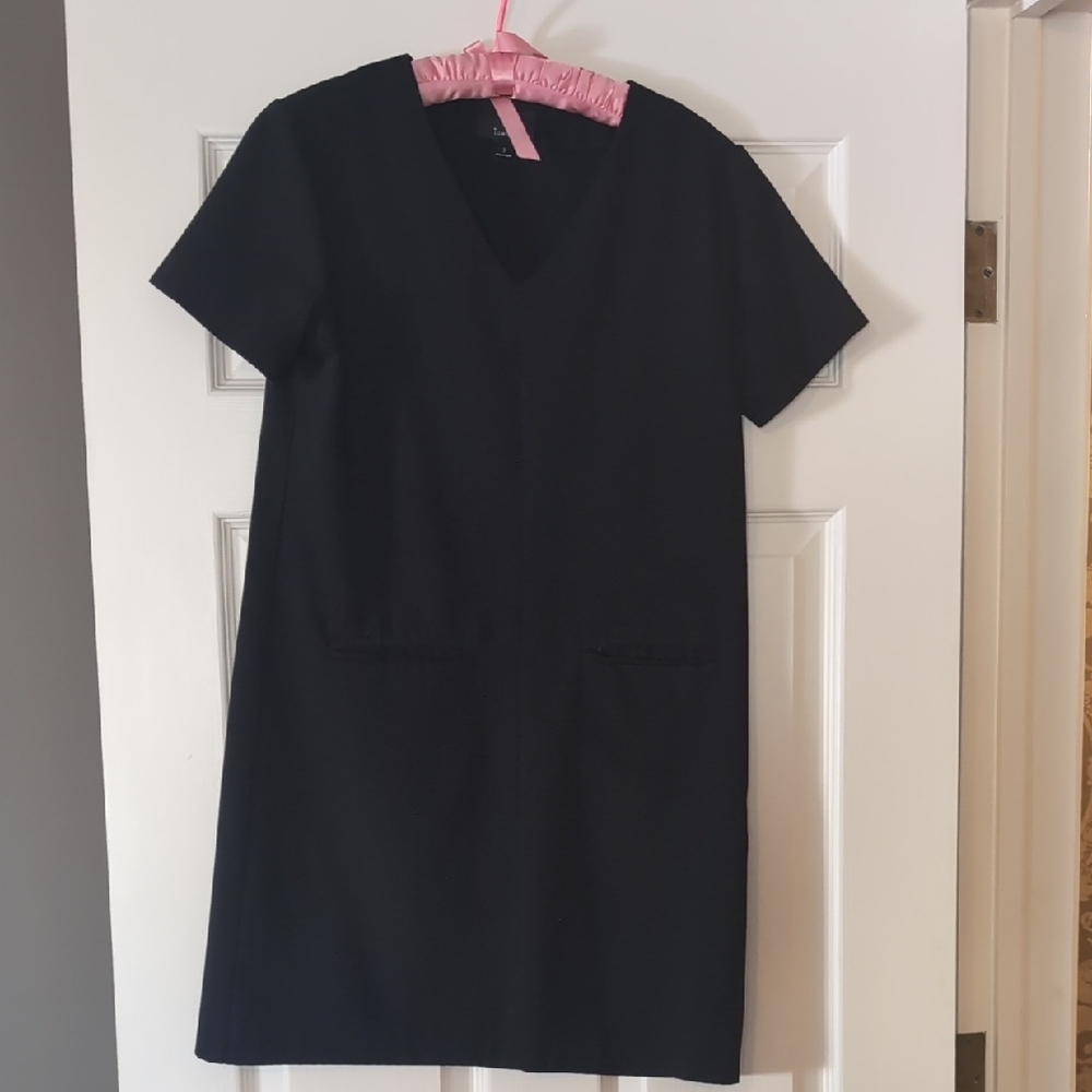 Lumière Black V-Neck Dress small